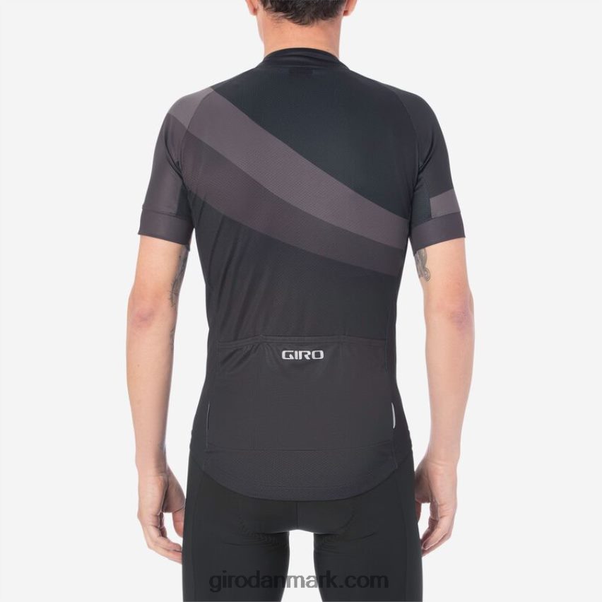 X4ZD8J151 Giro Mænd chrono sportstrøje sort render