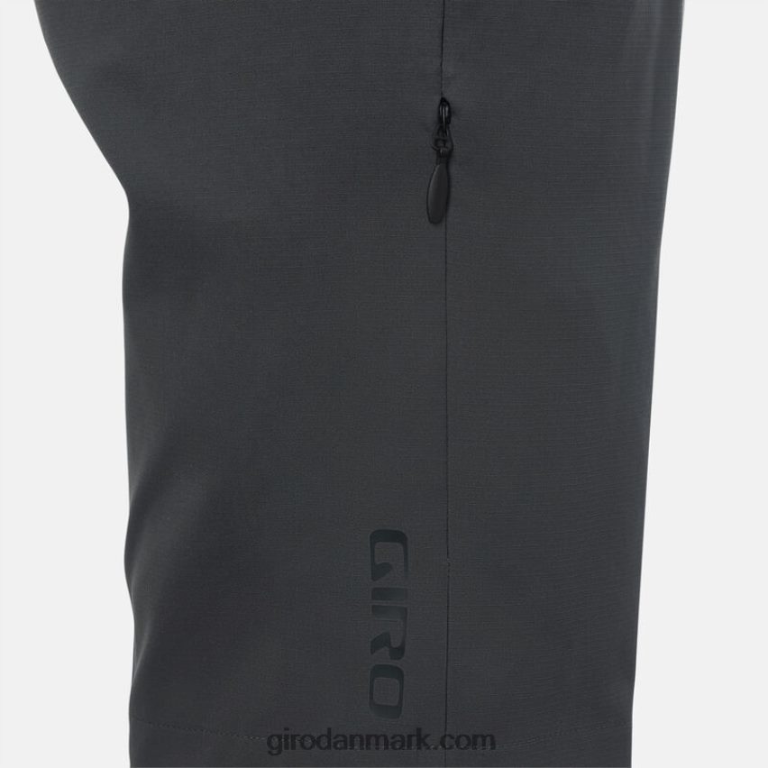 X4ZD8J702 Giro Mænd bue kort midt kulstof